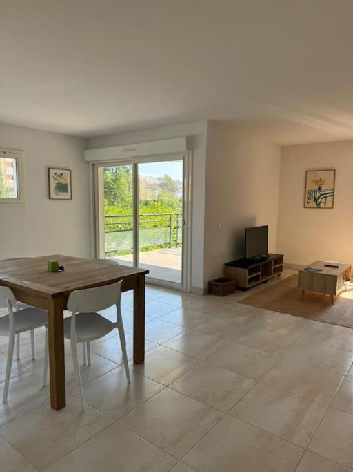 Suberbe Appartement Climatise Avec Terrasse Сен-Рафаель Екстер'єр фото